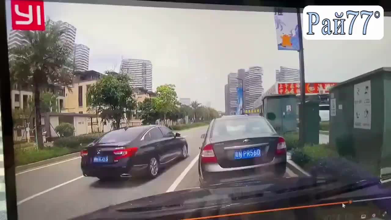 Электрик пережил удар током и попал на видео в Китае