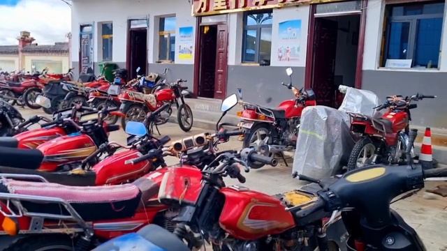Белорус путешествует на мотоцикле по Китаю