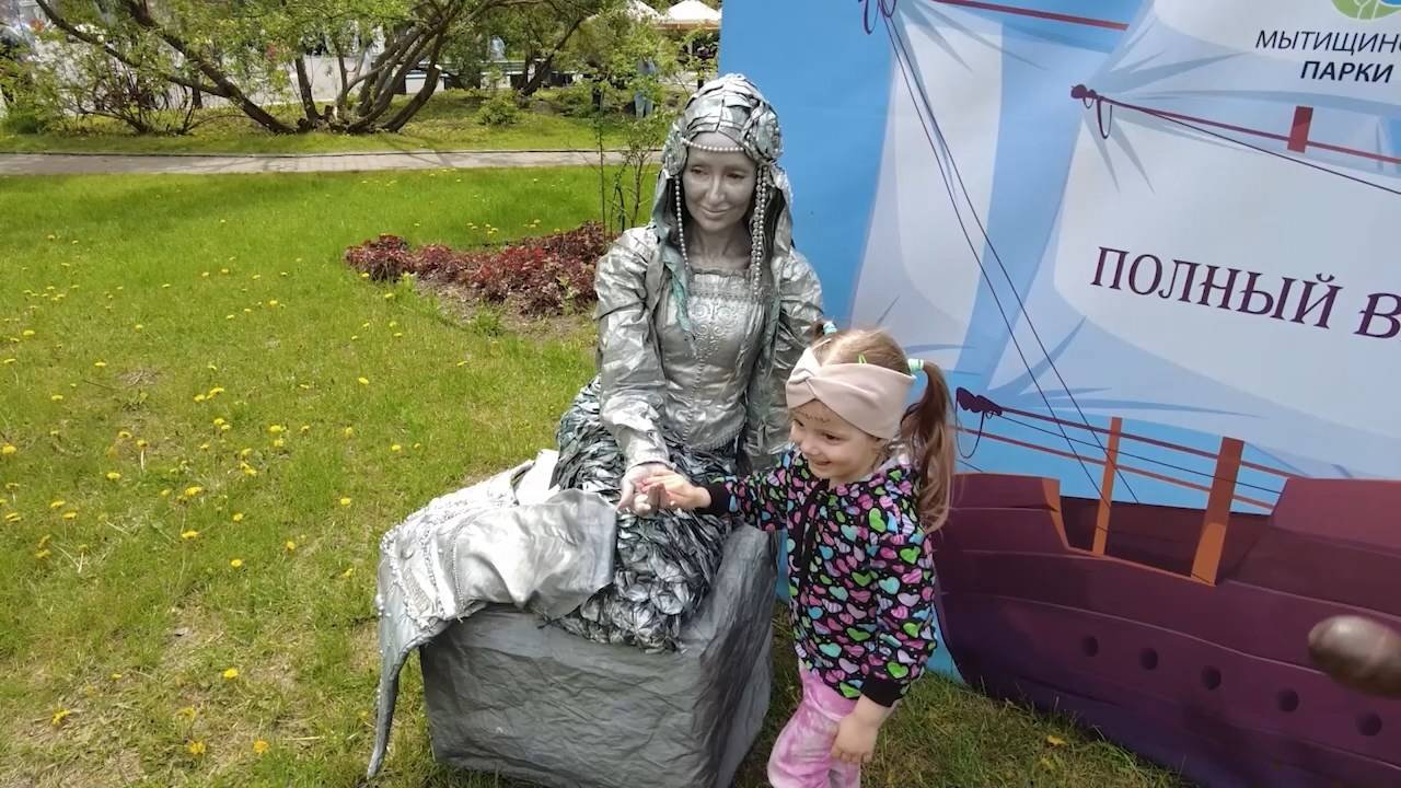 Лету быть! В парках запустили фонтаны и открыли новый сезон