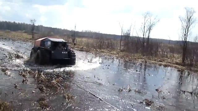 Вездеходы Шерп и Соломономобиль-9 по промерзшему боло?