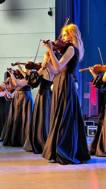 🎻 Скрипки, что поют душой — «Виртуозы Якутии» выступили в ДВФУ!