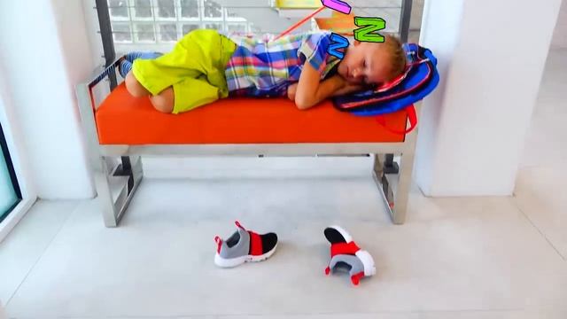 Влад и Никита Влад и Никита опаздывают в школу