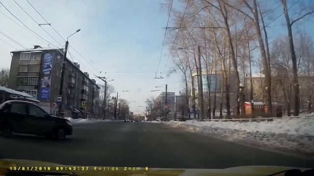 МП Видеорегистратор  Девочка побежала под колеса пер
