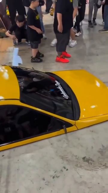 На Тайване построили самый низкий в мире авто — Honda Civic прозвали «банановой кожурой»