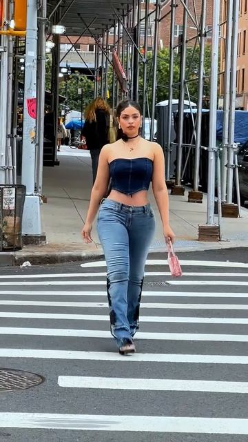 ekS8cEun8J4 - Beautiful Street Fashion Outfits Style - fit jeans look #shorts