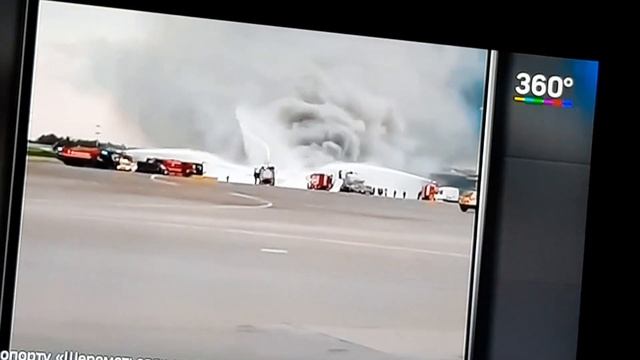 5 мая 2019 г.
 В Шереметьево сгорел Superjet.
