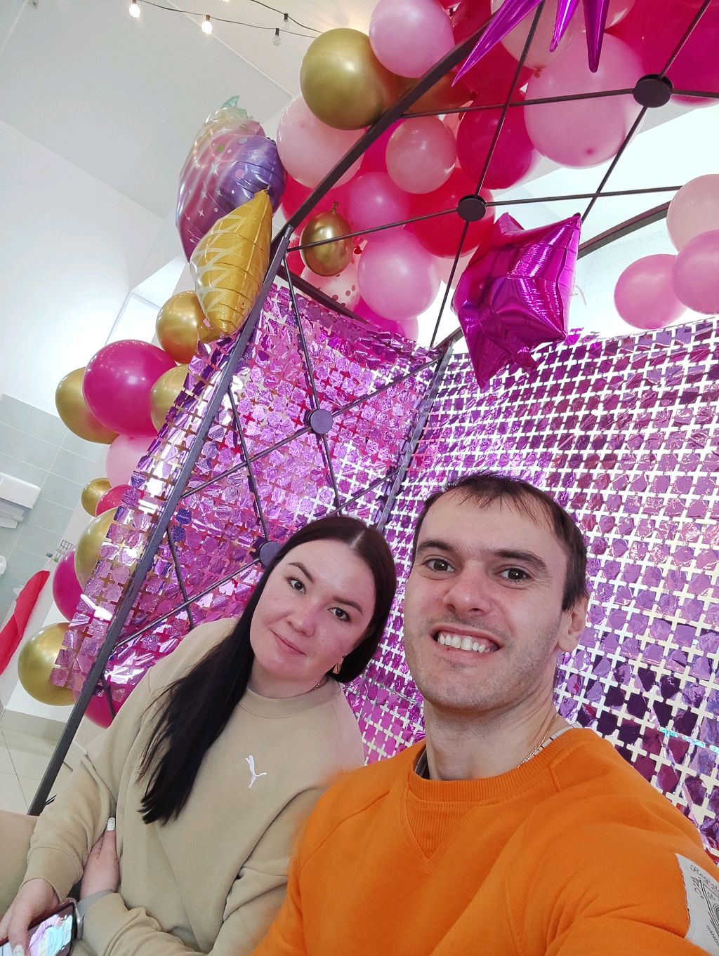 Жена устроила уборку в строящемся доме