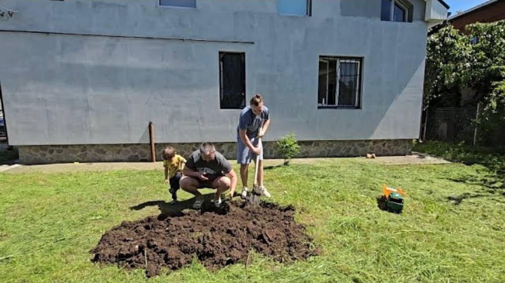 Андрей Новиков. Покосили, вскопали огород)) что посадили)