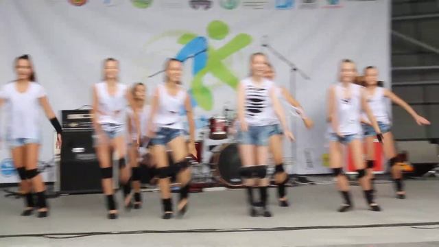 фестиваль Добрый, шоу  группа Фреш с танцем "Мечтай"