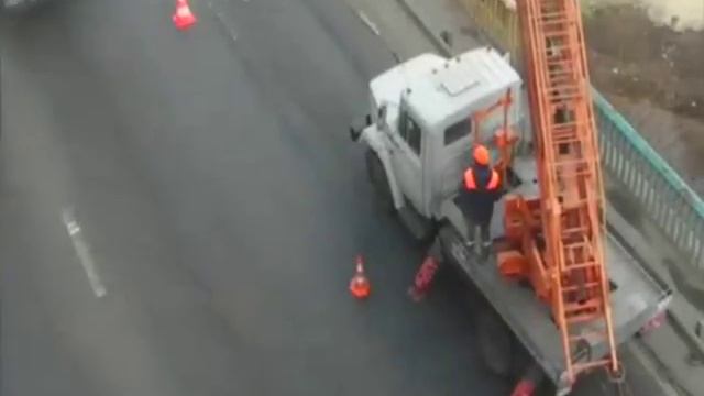 Дорожные работы на Южном мосту в Киеве [2017-04-24 12:45:22]