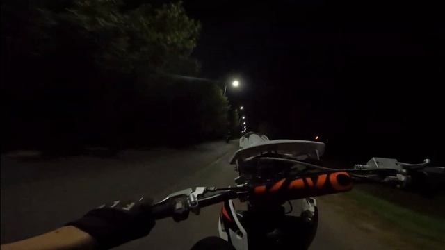ДАЛ УГЛА НОЧЬЮ/СТАНТ НА ПИТБАЙКЕ НОЧЬЮ #enduro #stunt #motorcycle #