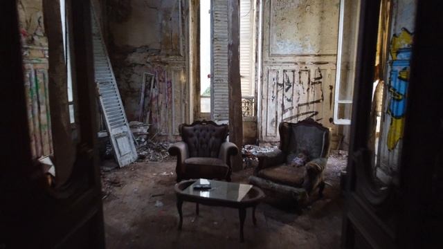 13736507-uhd_3840_2160_30fps