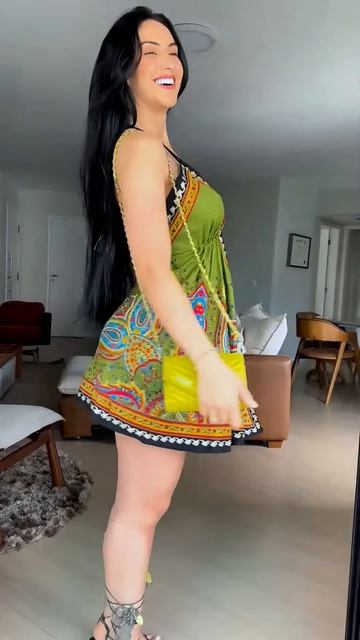 EmQYAl--boc - This girl looks stunning in this dress #shorts