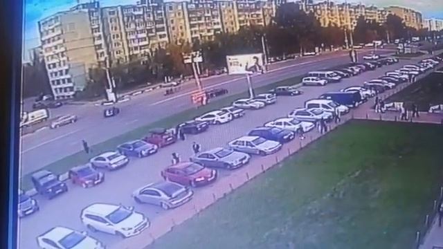 В Твери мотоциклист получил множественные переломы в