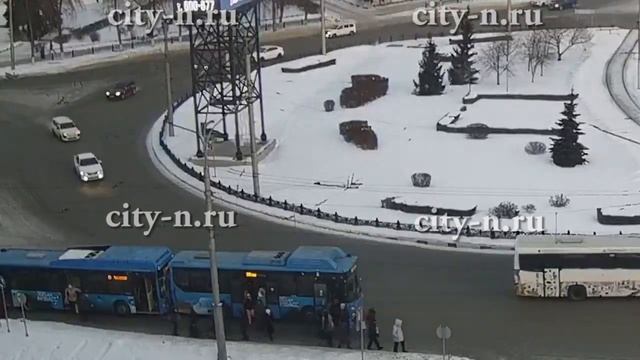 Два автобуса разбились на самом большом кольце Новоку