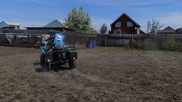 Самодельный квадроцикл , тестируем трансмиссию .