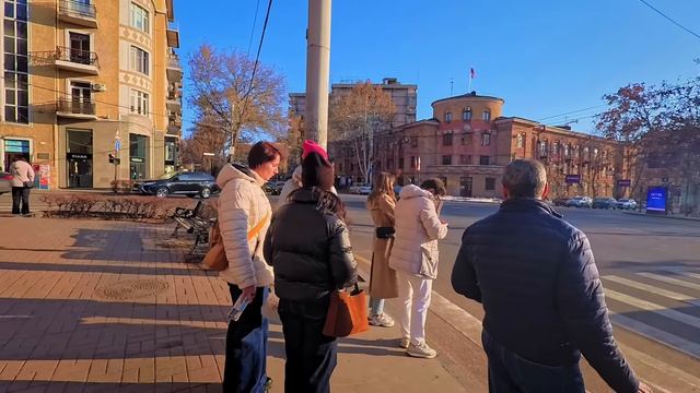 Зимнее солнце в Ереване: волшебная прогулка по сердцу Армении – почувствуй атмосферу города!
