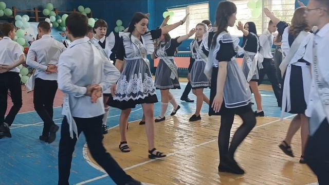 Последний звонок в селе Советское Белгородской области