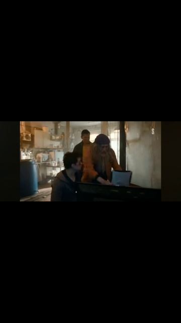 VID_20250524_205956_640.mp4
