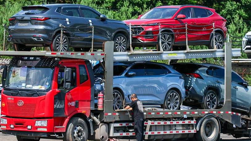 Грузия запретила россиянам и белорусам вывозить автомобили из страны