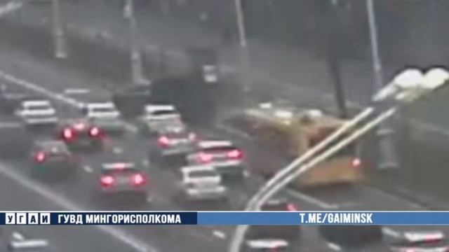 Маршрутка и Lexus столкнулись в Минске
