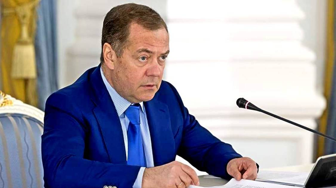 Медведев обвинил Европу в молчании об ударах ВСУ по мирным объектам в России