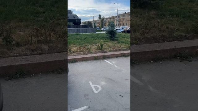 Выполнение параллельной парковки задним ходом в разм?