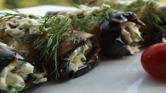 Рулетики из баклажанов с брынзой и грецкими орехами