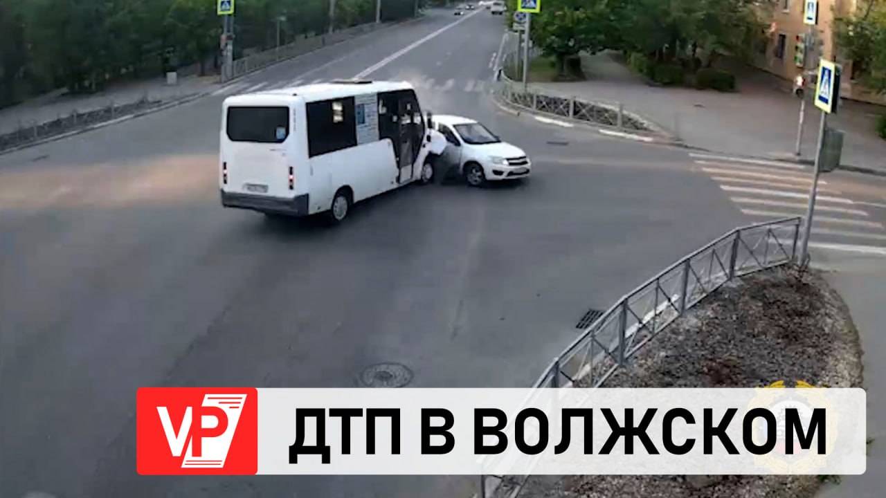 В ВОЛЖСКОМ В ДТП С «ГАЗЕЛЬЮ» ПОСТРАДАЛ ВОДИТЕЛЬ ЛЕГКОВУШКИ