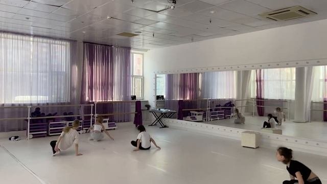Школа балета Lil Ballerine на Барбошиной Поляне. Contemporary dance 
