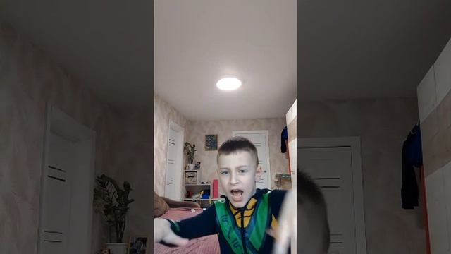 Играю на гитаре