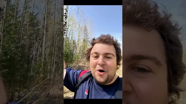 На теплоходе музыка играет