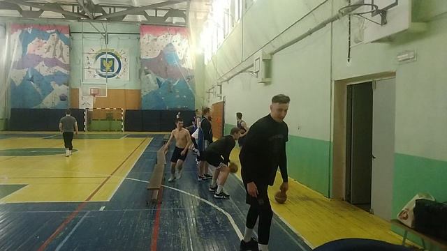 Переводы с теннисным мячами у стены Aleksandr00