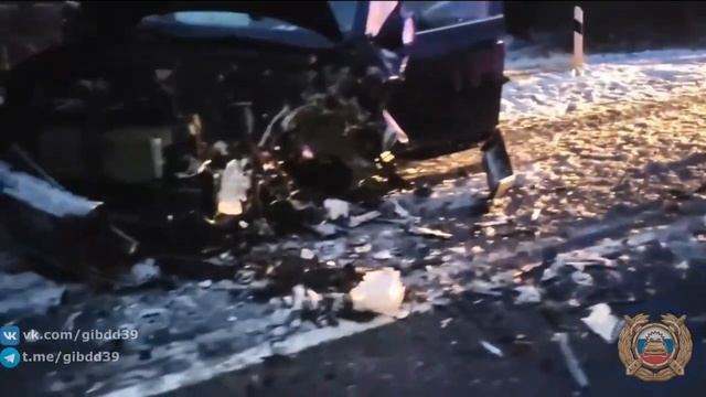 БМВ Х5 врезался в Фольксваген Туарег на дороге Светлог