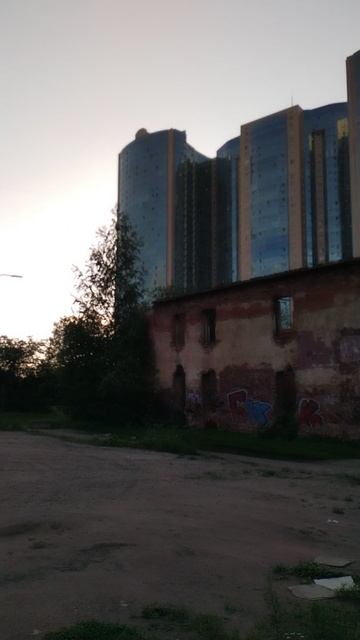 Руины дома рыбопромышленников Зотовых, Петербург. 23 июля 2024.