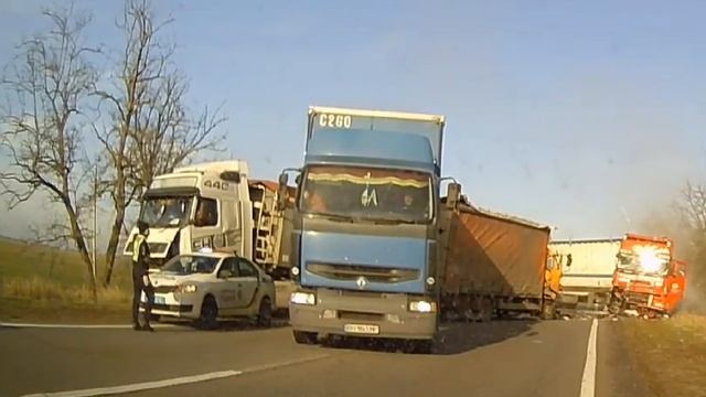 Видео вайбер-канала "дтп и дороги Николаева и области":