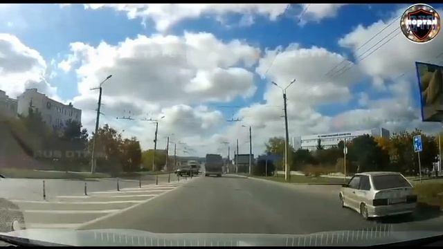 Негласный компромисс: в Севастополе грузовик столкну?