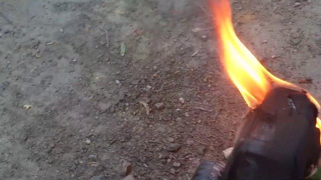 Горит монстр трак