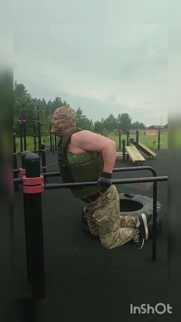 Подтягивания и отжимания на брусьях в "плитнике"