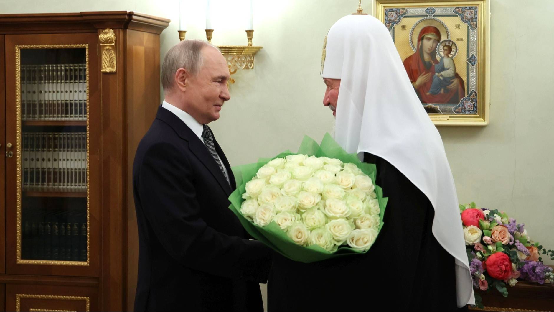 Владимир Путин поздравил Патриарха Московского и всея Руси Кирилла с Днём тезоименитства