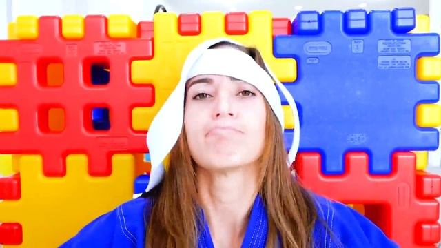 Влад и Никита Влад и Никита играют в прятки   Подборка видео для детей