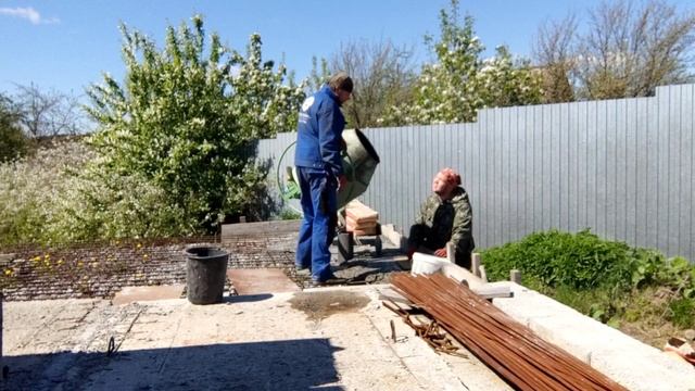 бетонируем плиту.mp4