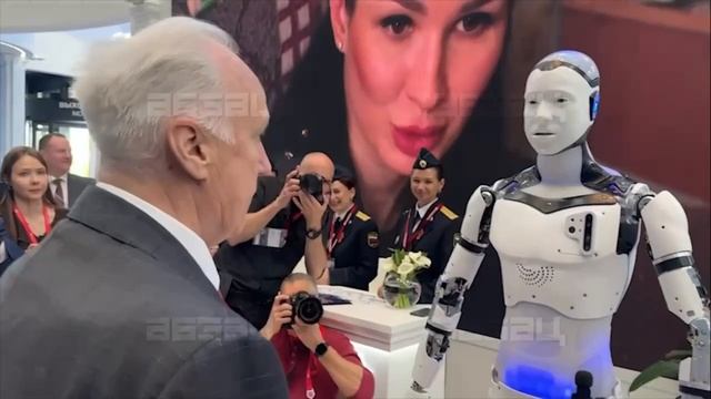 Сказывается рабочая привычка.Присесть сможете?