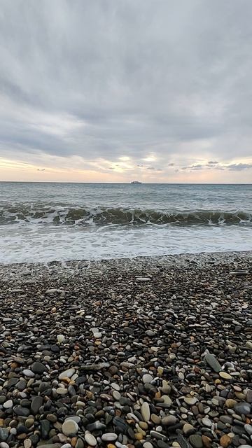 Море в Лазаревском