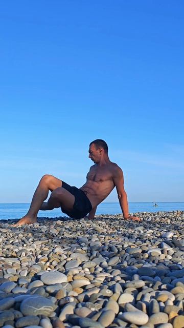 Не нужно всегда быть счастливым. 🌈 Сегодня вода да 14,1° 🌊. Главное — верить в себя! 💪✨