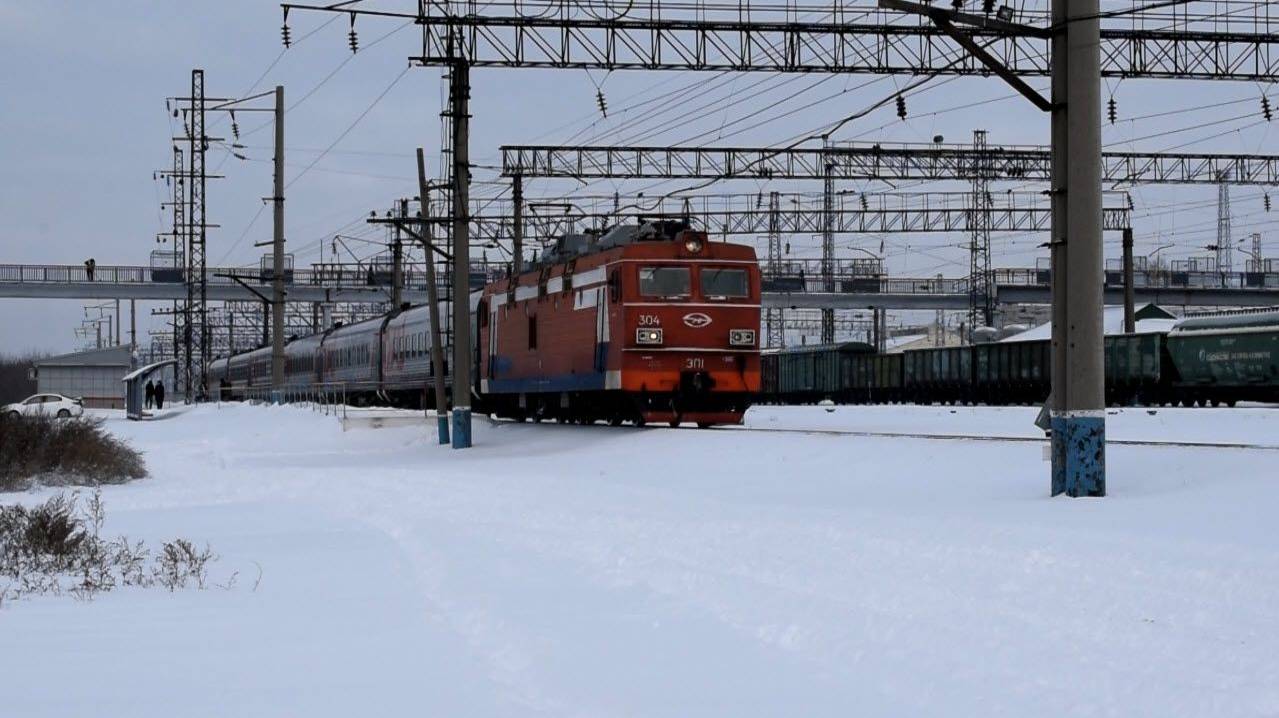 Электровоз ЭП1-304. Отправление.