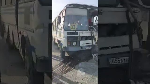 Пьяный на Лексусе уснул за рулём и влетел в пассажирск