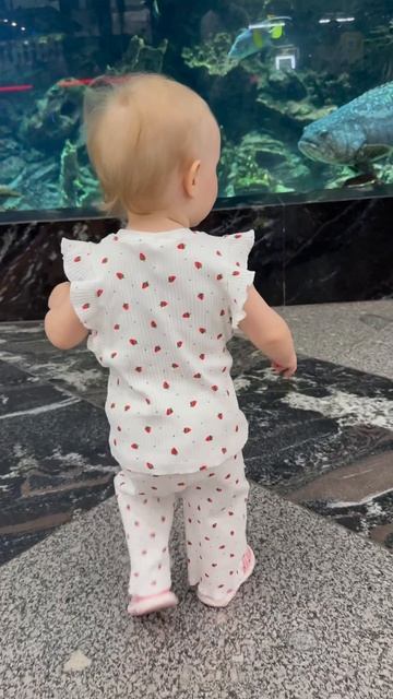 Рыба дернулась — я побежала🤣🐟#дети #рекомендации #ребенок #baby #детиприколы #блогер #продвижение