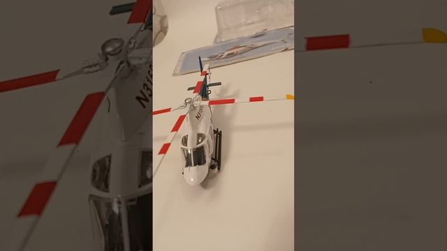 Коллекционная модель итальянского вертолёта а119 коала в масштабе 1:72