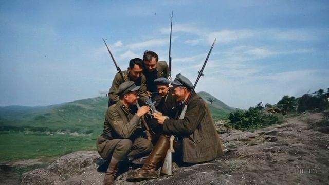 Архивное фото стрелковой команды времен ВОВ «ожило»